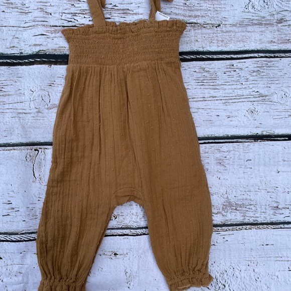 Smocked tie knot baby romper NWT size 6-12 months - Picture 8 of 9